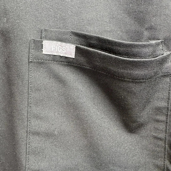 Figs Men’s Technical‎ Collection Black Leon Three Pocket Scrub Top XL - Picture 4 of 6